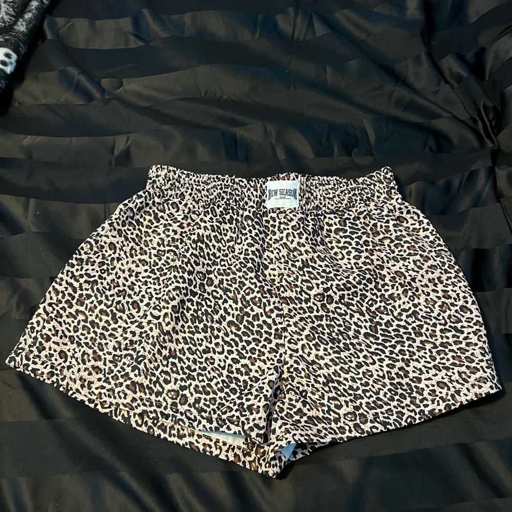 Ladies SHEIN Cheetah Print Boxer Shorts Size Large